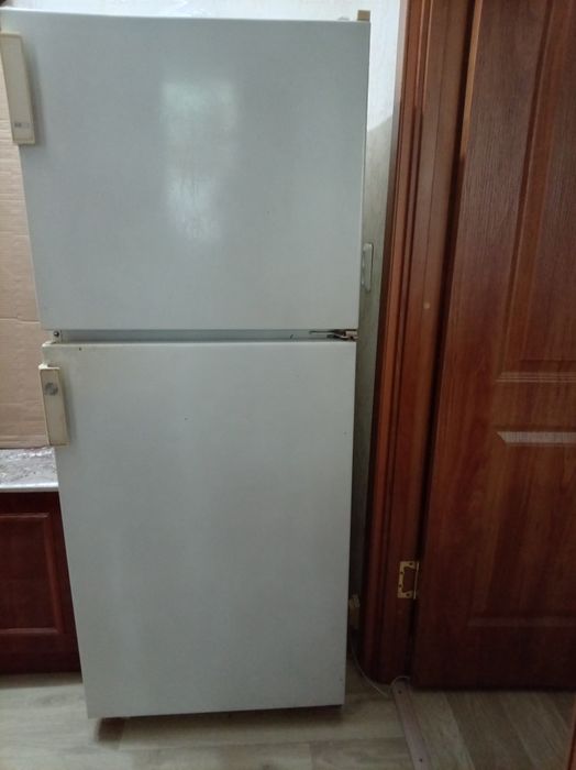 Продам холодильник