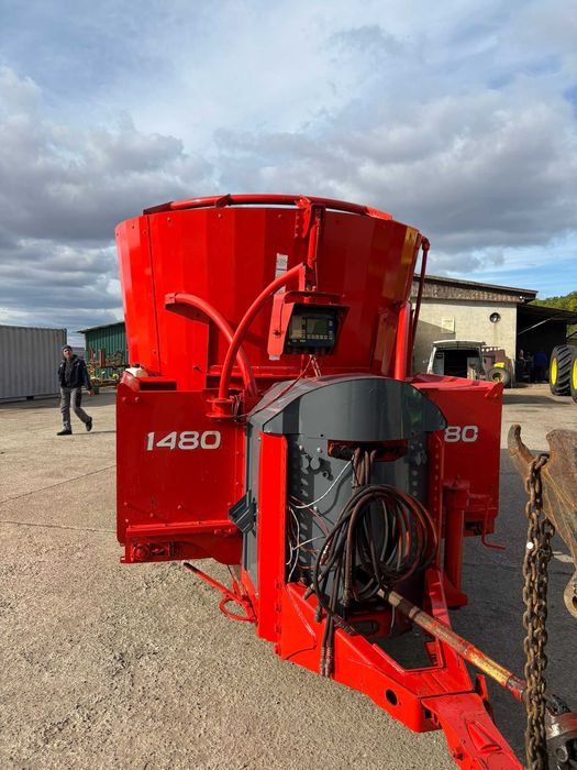 Remorca furajare Kuhn Profile 1480