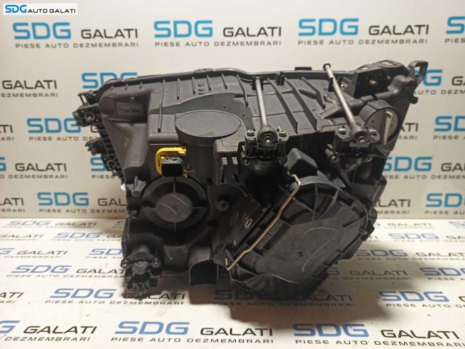 Far Dreapta EUROPA Xenon cu Lupa Mercedes Actros 2018 - Prezent [L0934