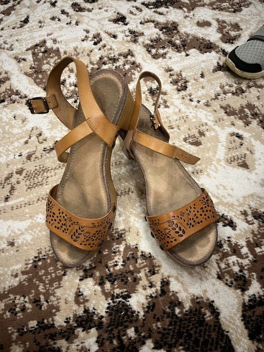 Босоножки кожа женские