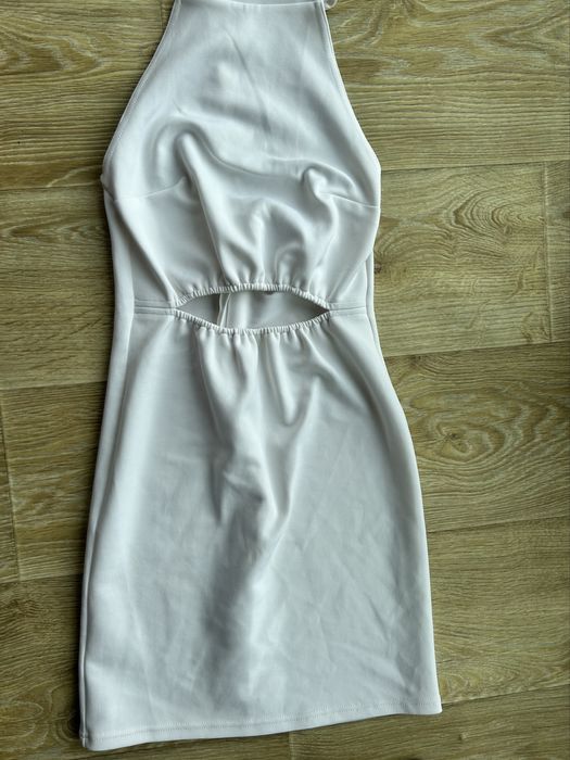 рокля бяла s/m .