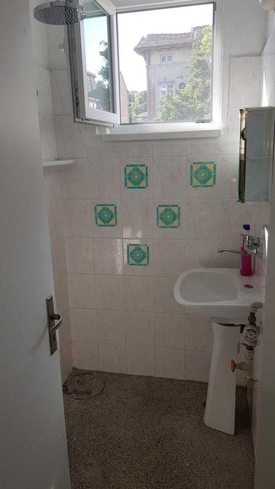 Дава се под наем Тристаен апартамент в Варна, Център - 80 кв.м за 498.27 € - Снимка #9