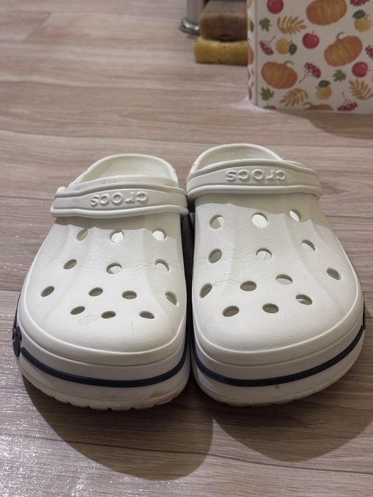 Белые CROCS за 200.000 сум