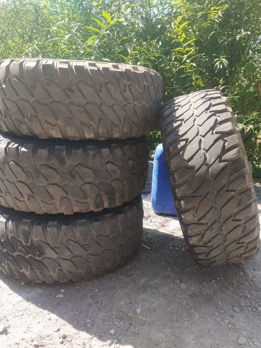 Продам шины сюрф R15 33Х12.50