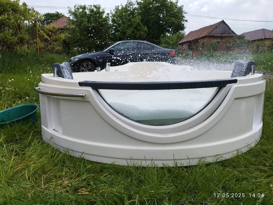 Vană cu hidromasaj jacuzzi ranforsare metalică și fibră de sticlă jos