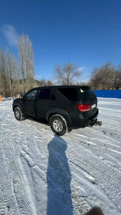 Машина Тайота фартюнер