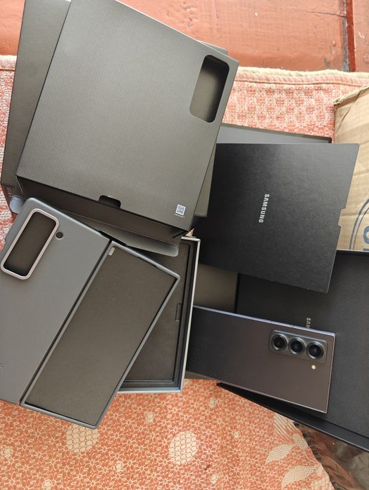 Samsung galaxy z fold SE (special edition)