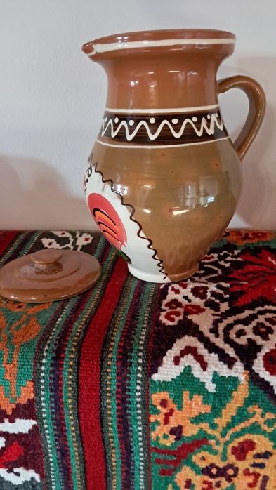 Cană din lut cu capac