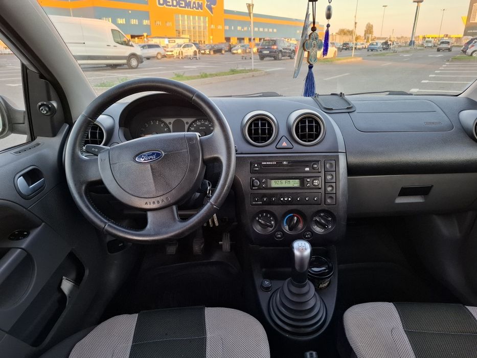 Ford Fiesta 1.4 benzină