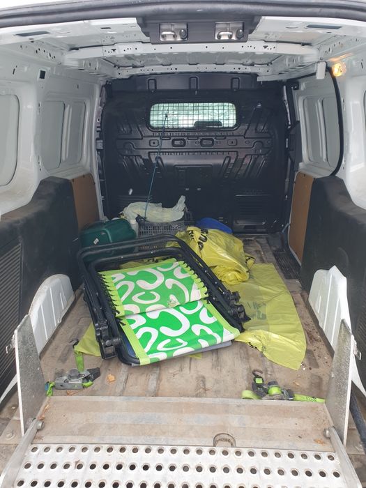 Inchiriez duba Ford si VW