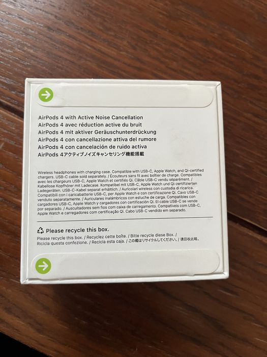 AirPods 4 - active noise cancellation