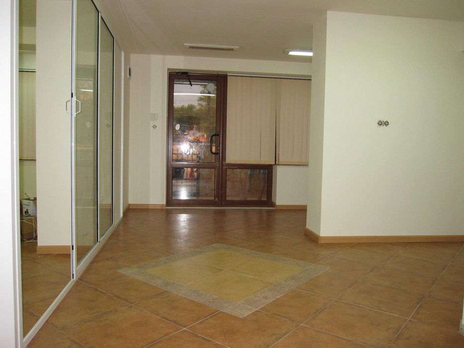 Дава се под наем Магазин в Варна, Левски - 140 кв.м за 612 € - Снимка #6