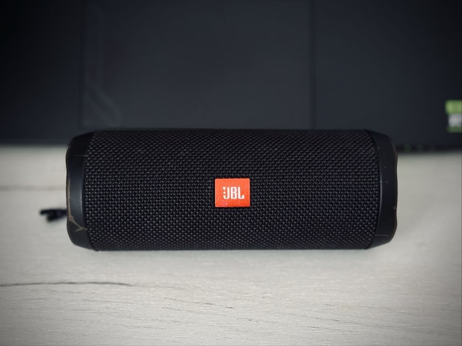Продам JBL FLIP 4