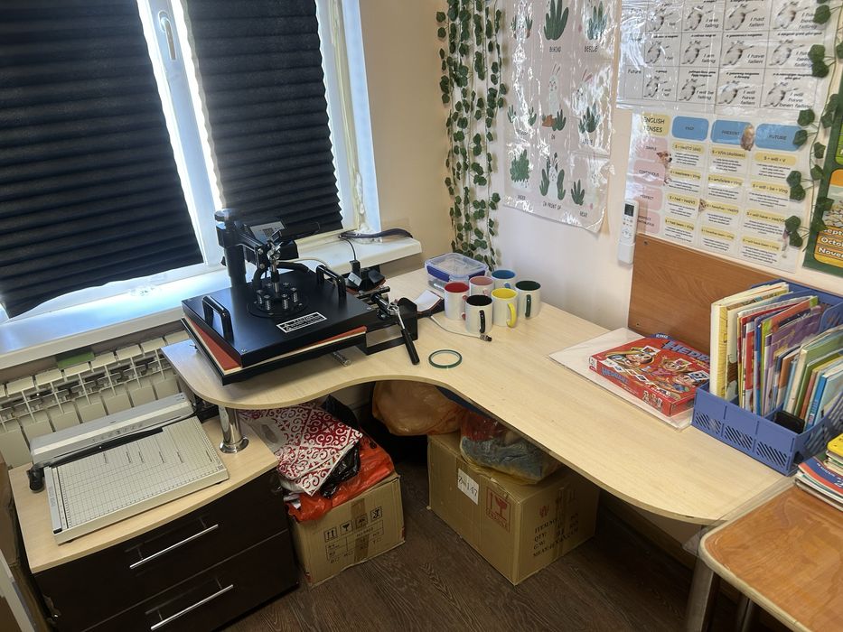 Продам вещи в кабинете