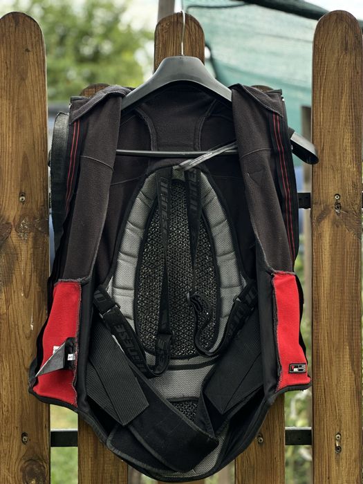 Протекторен елек Dainese