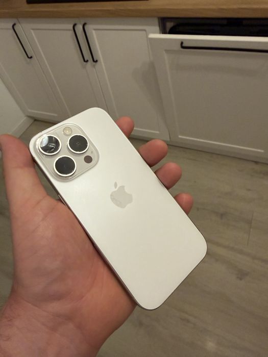 Iphone 16 pro impecabil ca nou 98%baterie garantie flanco 2 ani