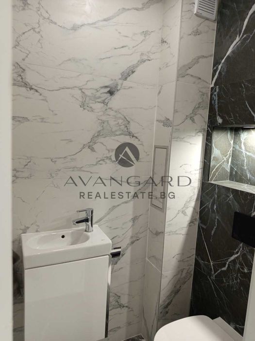 Продава се Тристаен апартамент в Пловдив, Остромила - 116 кв.м за 2199 €/кв.м - Снимка #12