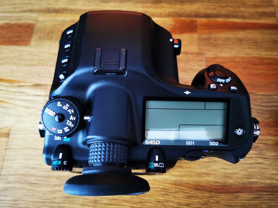 Pentax 645D DSLR format mediu + obiective