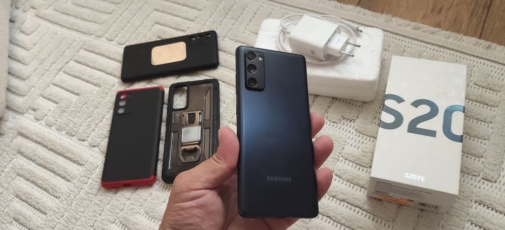 Продам Samsung S20fe