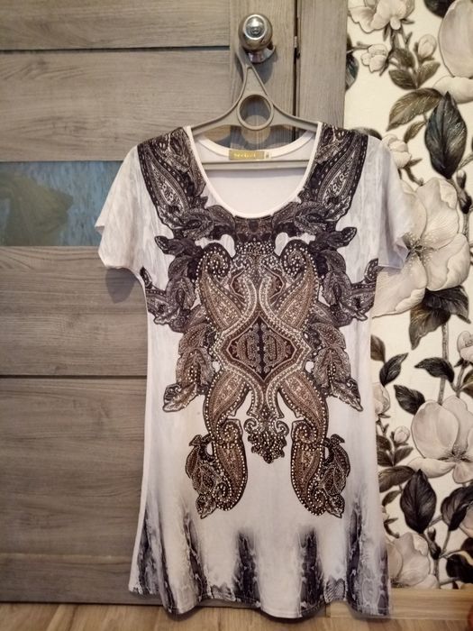 Продам женское платье.