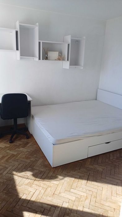 De inchiriat o camera