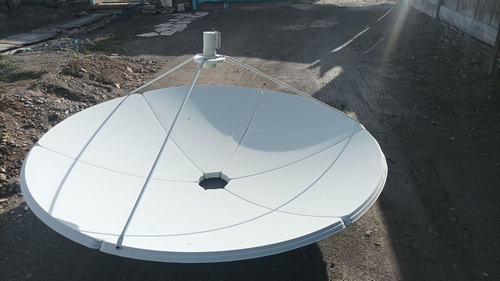 Тарелка спутниковая