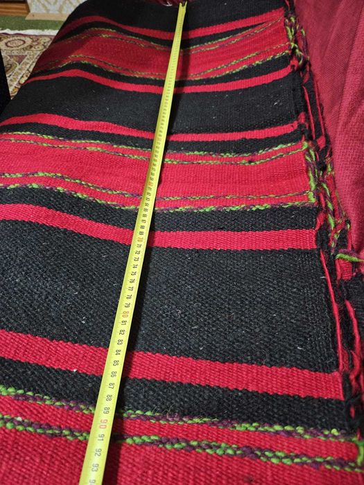 Автентични ръчно тъкани кувертюри и черги