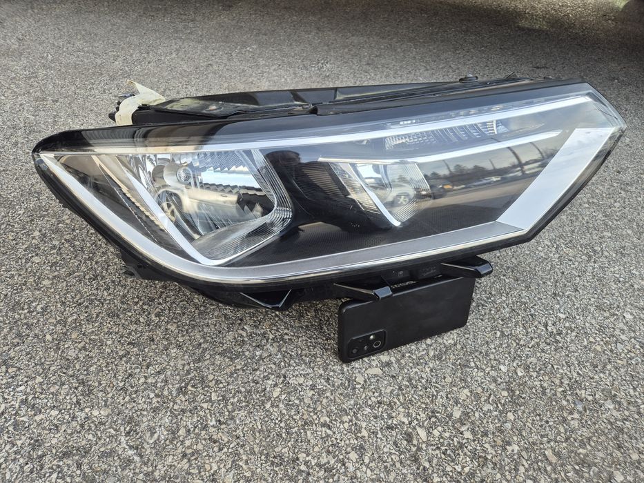 Десен фар Фолксваген Пасат Б8 фарове VW Passat B8