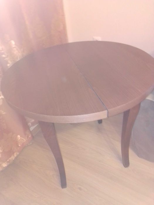 Трапезна маса кръгла