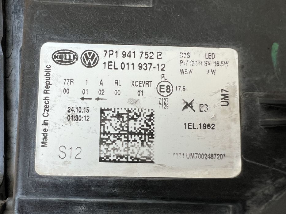 Far dreapta VW Touareg 7P Facelift 2016-2017-2018 Xenon adaptiv + LED