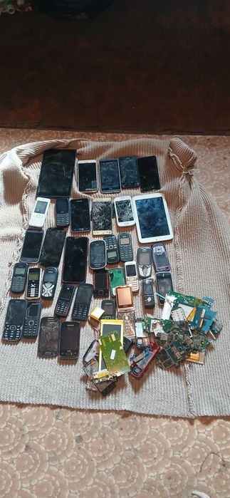 Продам телефоны Б.У.