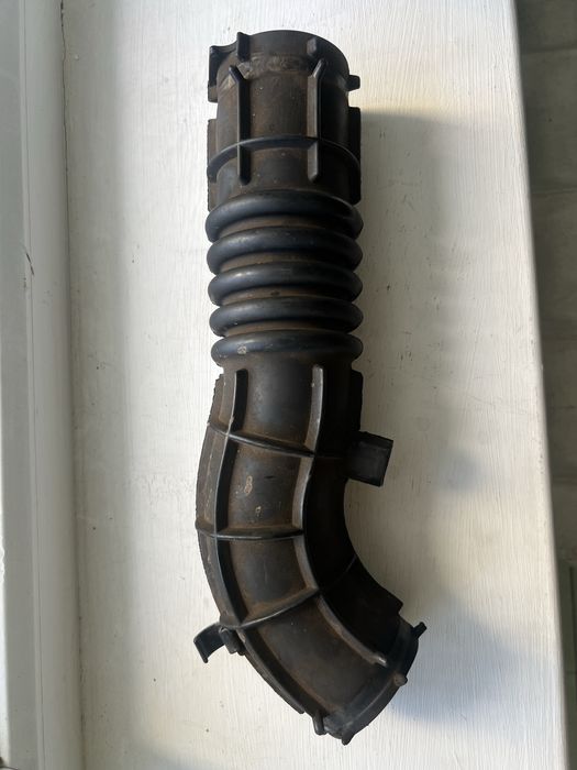 Патрубок воздушного фильтра Лада Веста