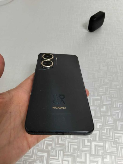 Продам телефон huawei