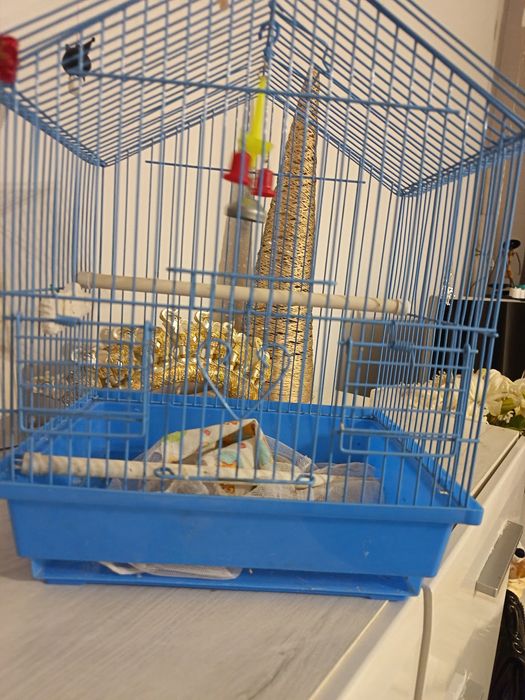 Продам клетку для попугайчиков