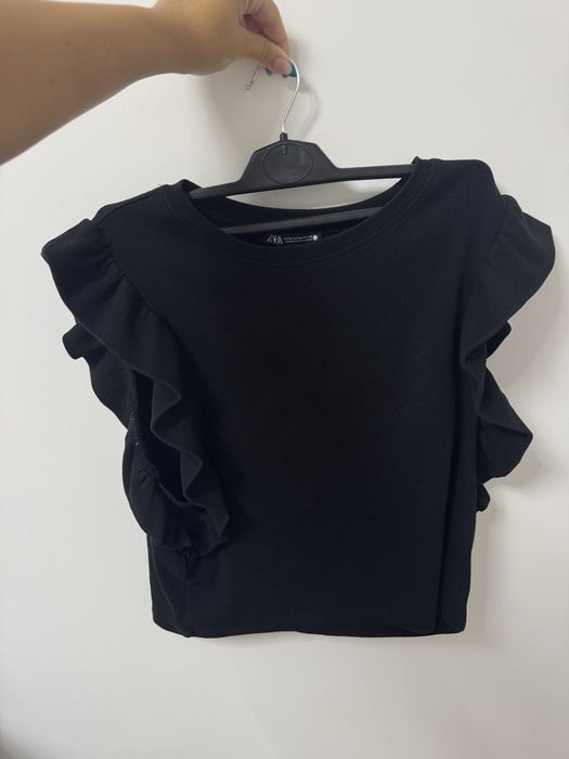 Bluza cu volane.