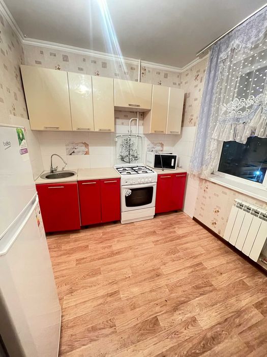 Продам 2 комнатную на 11 микрорайоне