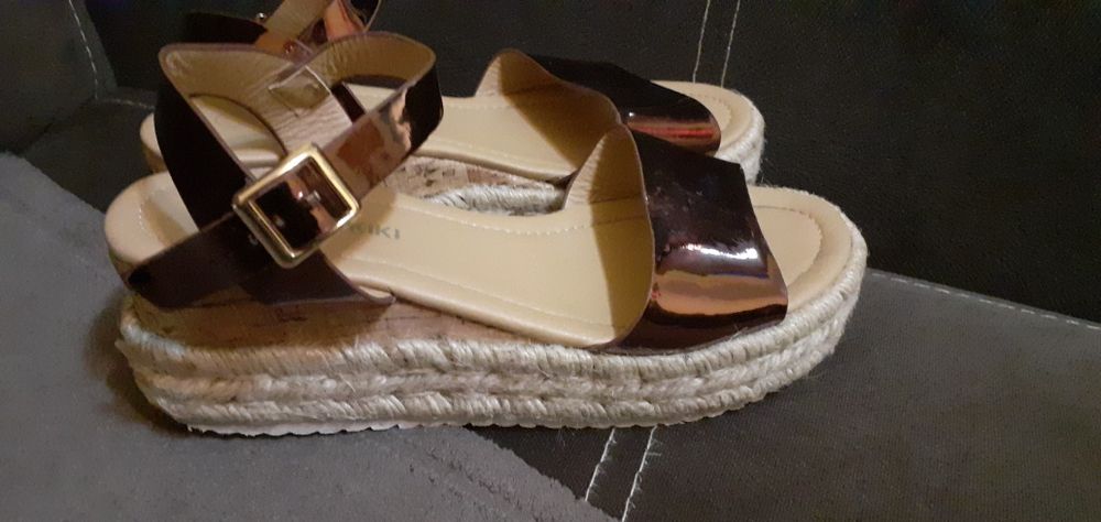 Детски сандали номер 37 и 32