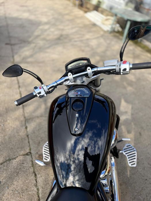 Suzuki boulevard m109r intruder