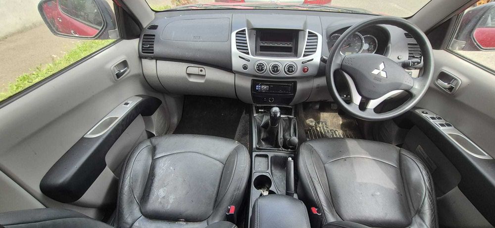 Mitsubishi TROJAN L200  2.5 diesel 2013