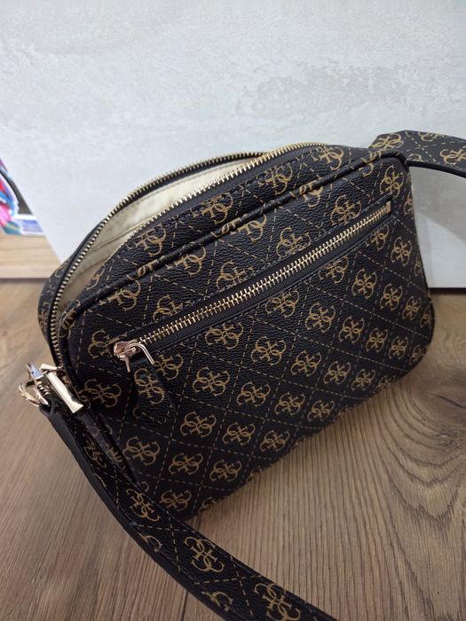 Дамска чанта guess