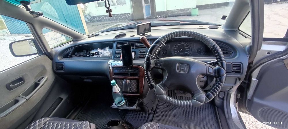 Продам Honda odyssey 1995