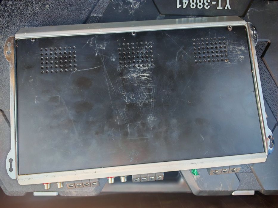 Vând amplificator auto DUB1004