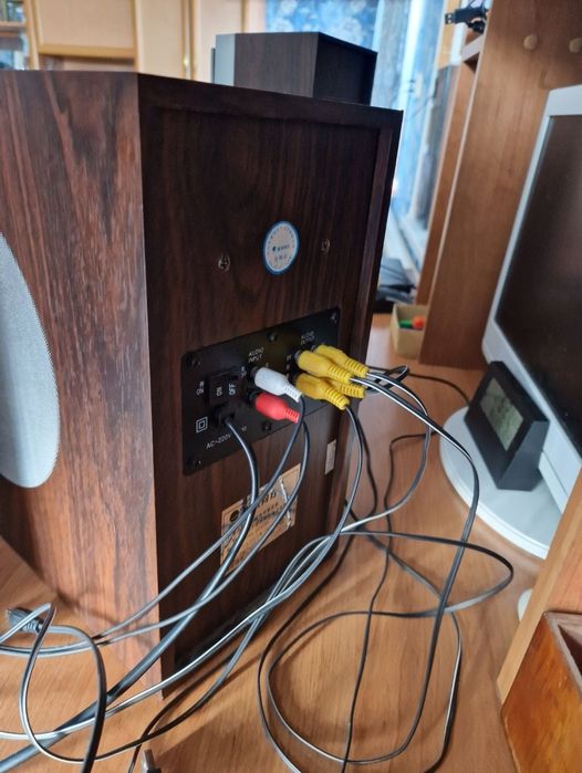 Продам  сабвуфер