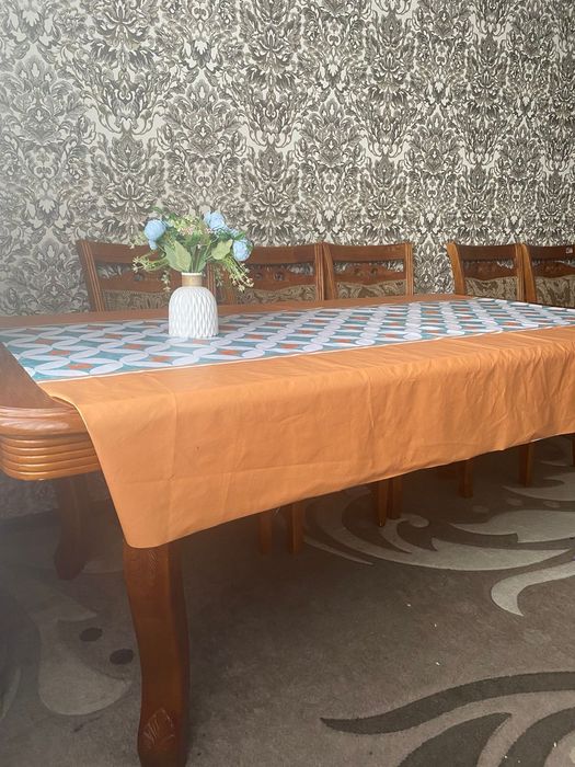 Стол и 6 стульев