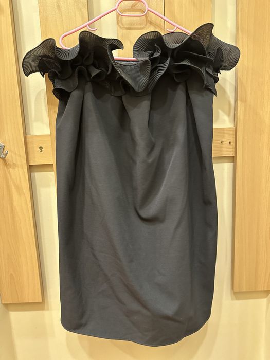 Мини рокля с декоративно деколте Mohito