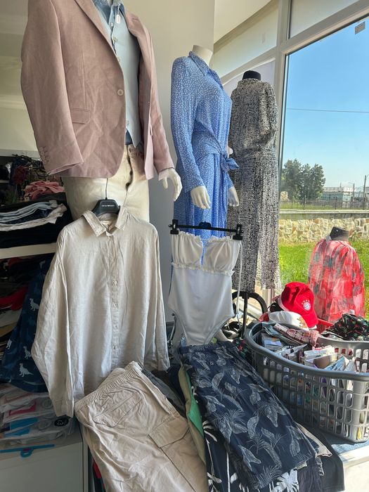 Vand haine outlet cantitate mare cu factura sau fara la pret de second hand