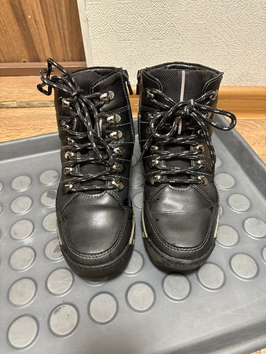 Продам обувь зима на мальчика 33