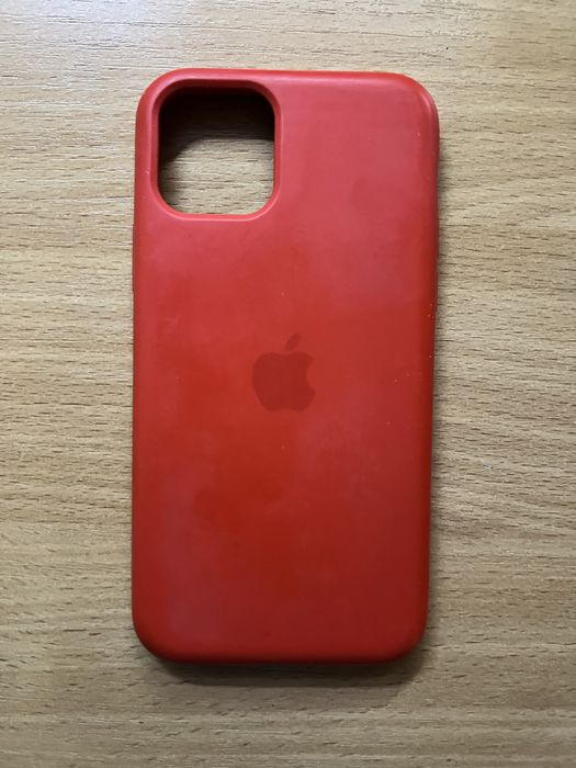 Чехлы на iPhone 11 Pro