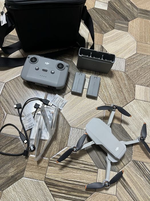 Drona dji mini 2 se fly more combo