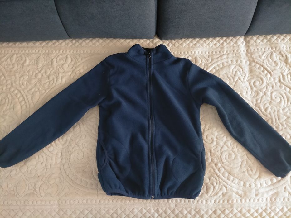 Продам теплую кофточку на мальчика